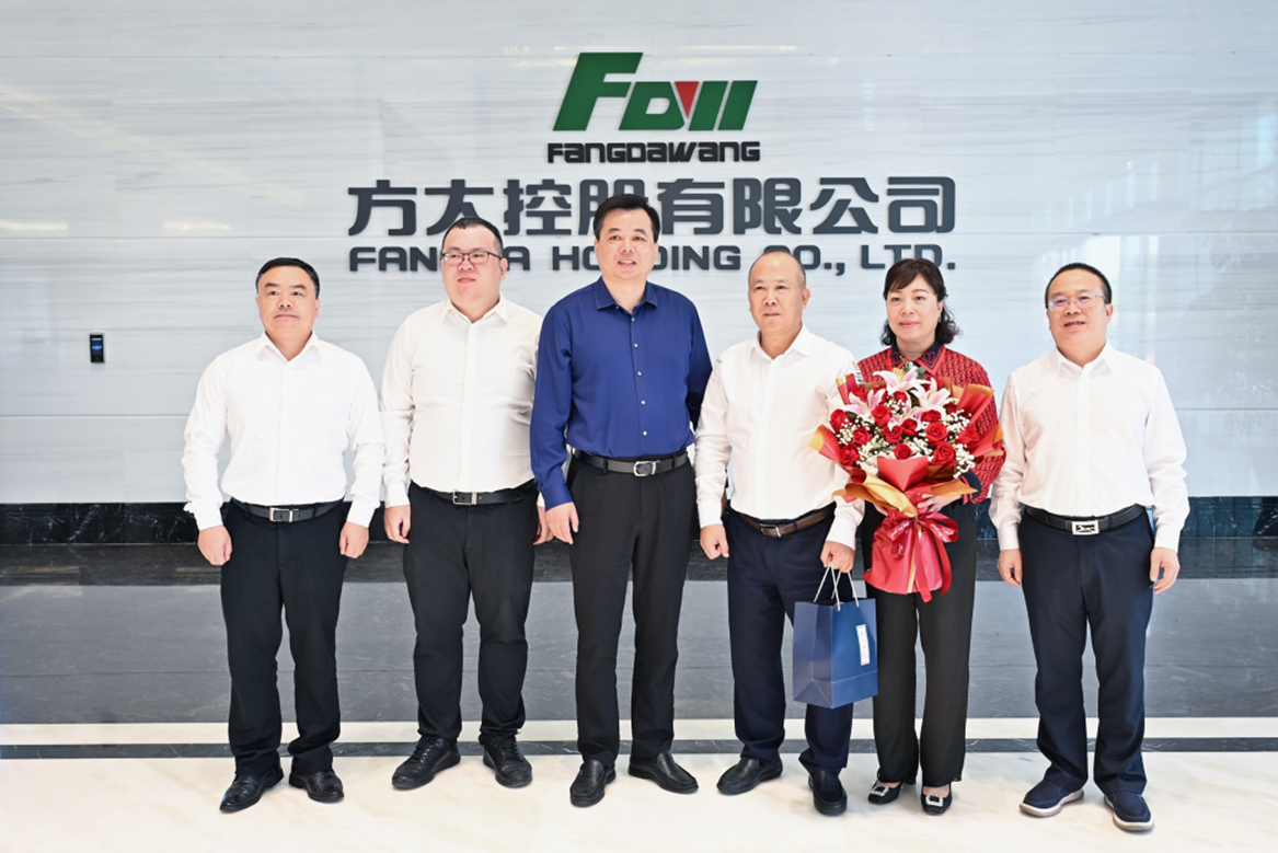 Leaders of Yueqing City Visited and Condoleted Private Entrepreneurs on Joining Hands to Promote Private Economy